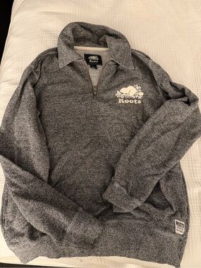Roots Grey Quarter-Zip Sweater size  S